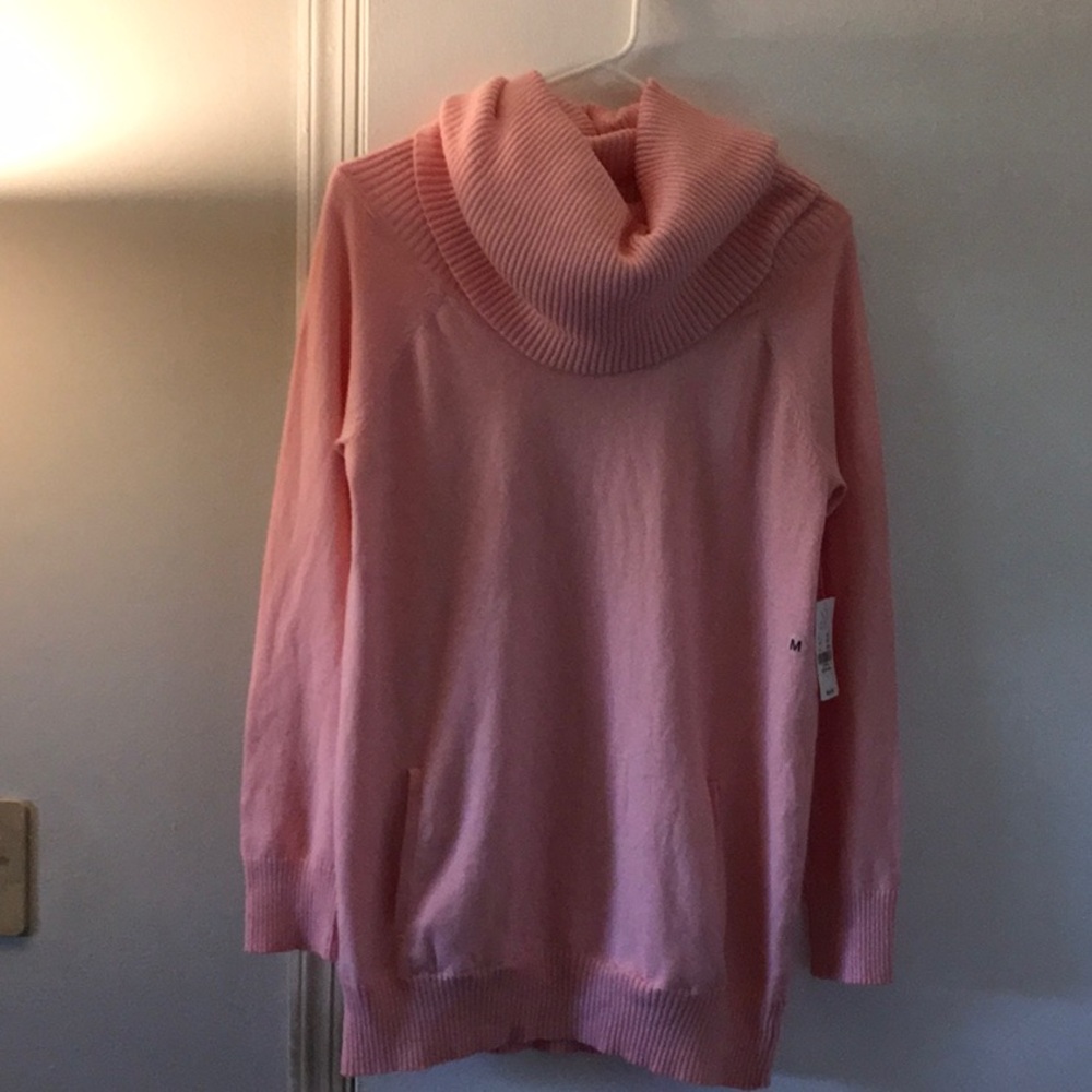 Medium new with tags, New York and Company. Long tunic with pockets.